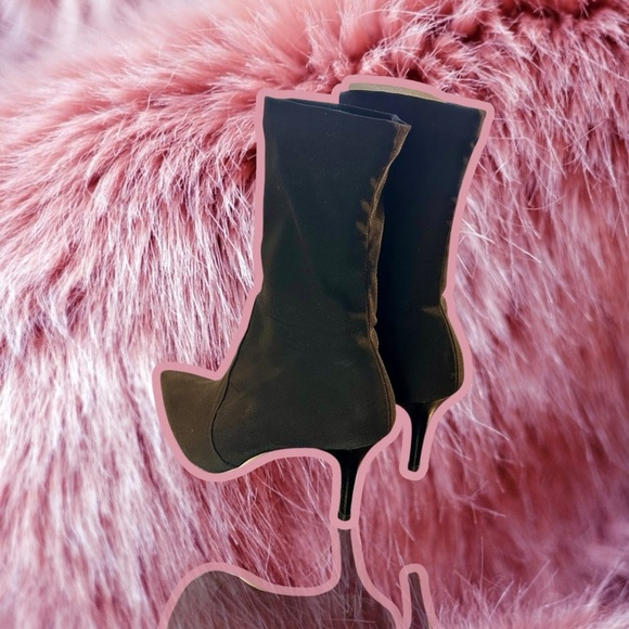 NWT Stuart Weitzman Black Micro Axiom Stretch Knit Ankle
Booties Size 11.5 - Picture 9 of 16